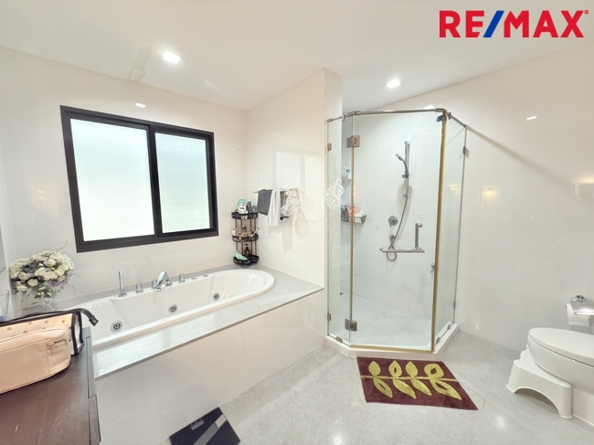 ขายบ้านเดี่ยว หมู่บ้าน เศรษฐสิริ ราชพฤกษ์-จรัญ 187 วา หลังมุม พร้อมเรือนรับรอง
