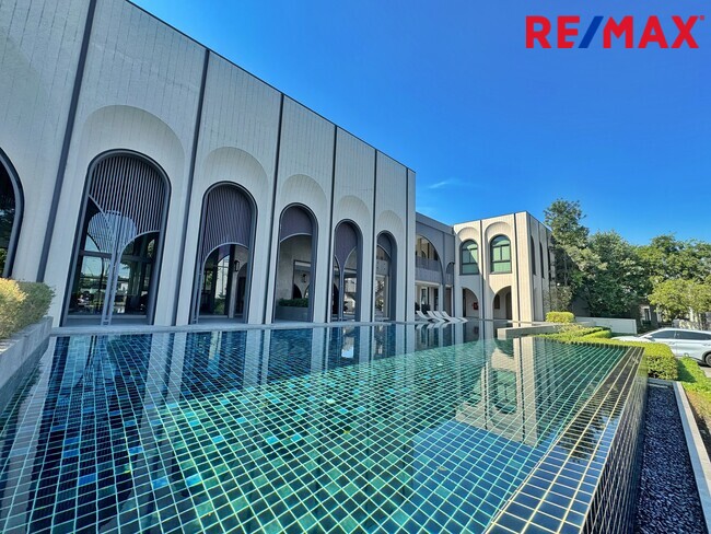 ขายบ้านเดี่ยวหรู บางกอก บูเลอวาร์ด เวสต์เกต 80 ตร.ว. พร้อมอยู่ | SC Asset ทำเลศักยภาพ ติดถนนกาญจนาภิเษก ใกล้รถไฟฟ้าสายสีม่วง( Bangkok Boulevard Westgate)