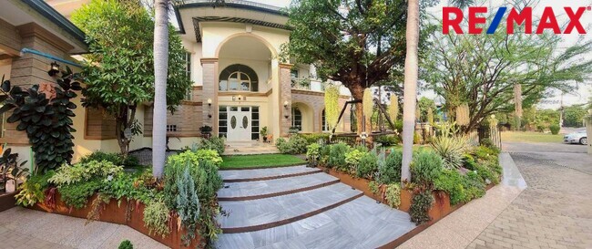 ขายบ้านเดี่ยวหรู หลังมุม ลดาวัลย์ ปิ่นเกล้า–เพชรเกษม 190 ตร.วา | ต้นโครงการ | รีโนเวทใหม่ | ใกล้โรงเรียนนานาชาติ