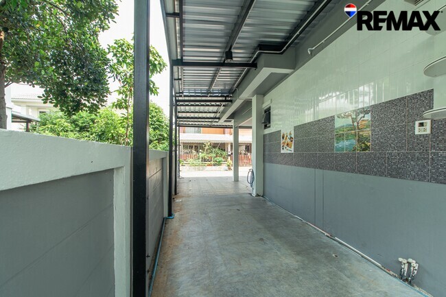 ขายบ้านเดี่ยว วิเศษสุขนคร พระรามสอง หลังริม มีสระว่ายน้ำ