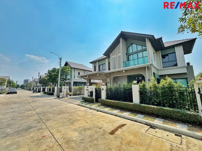 ขายบ้านเดี่ยวหลังริม บางกอกบูเลอวาร์ด เวสต์เกต | 83 ตร.ว. บิ้วท์อินทั้งหลัง ราคาพิเศษ