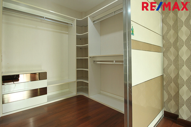 ขายบ้านเดี่ยว บางแค ลัดดารมย์ อิลิแกนซ์ วงแหวน สาทร 4 ห้องนอน บ้านหลังมุม รีโนเวทใหม่ ครัวใหญ่ ถูกสุดในโครงการเพียง 9.8 ล้าน