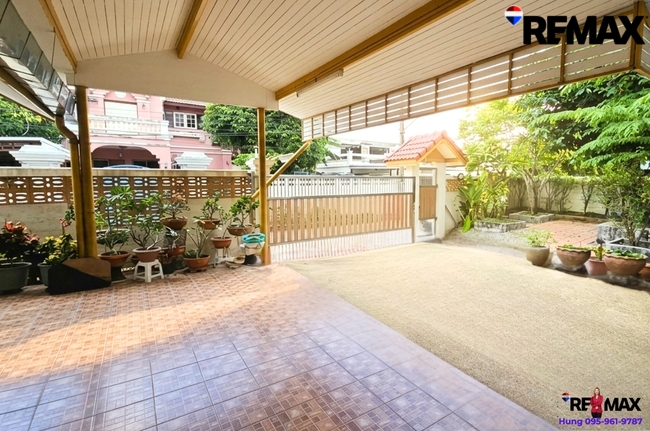 ขาย บ้านเดี่ยวสร้างกับ โมเดิร์นโฮม มีแปลนบ้าน 128 ตร.วา เอกชัย 10/1 บ้านหลังใหญ่ สภาพดี ขายเพียง 6.45 ล้านบาท เข้าซอยเพียง 500 ม. เดินทางสะดวก
