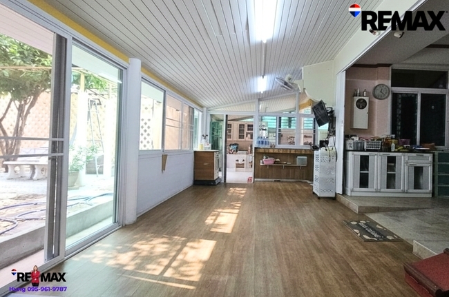 ขาย บ้านเดี่ยวสร้างกับ โมเดิร์นโฮม มีแปลนบ้าน 128 ตร.วา เอกชัย 10/1 บ้านหลังใหญ่ สภาพดี ขายเพียง 6.45 ล้านบาท เข้าซอยเพียง 500 ม. เดินทางสะดวก