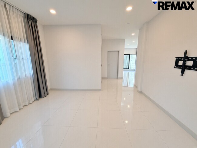 ขายบ้านเดี่ยว THE CITY ติวานนท์–งามวงศ์วาน เฟส 1 บ้านหรูแบบ KAIRA 285 ตร.ม. ที่ดิน 69.7 ตร.ว. ราคา 15.9 ล้านบาท