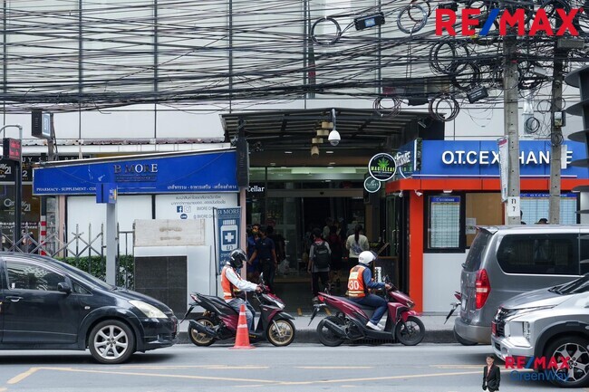 ขายคอนโดสุขุมวิท 𝗘𝗱𝗴𝗲 𝗦𝘂𝗸𝗵𝘂𝗺𝘃𝗶𝘁 𝟮𝟯 (ห้องมุม) วิวดี แต่งสวย ราคาดีที่สุด ติด BTS อโศก และ MRT สุขุมวิท