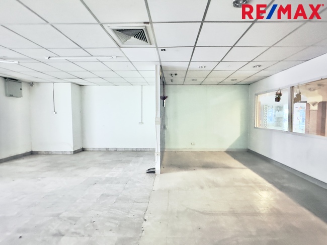 ขายห้องพาณิชย์ คอนโดคอมมอนเวลธ์ ปิ่นเกล้า ติด MRT บางยี่ขัน ทำเลค้าขายใจกลางฝั่งธน เช่า 18,000