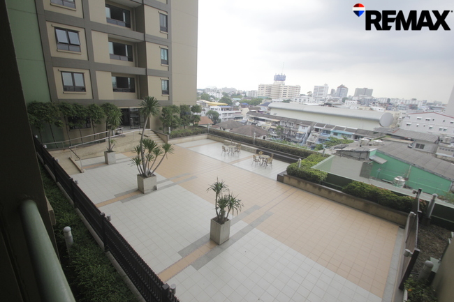 ขายขาดทุนแถมเฟอร์นิเจอร์ทุกรายการในห้อง คอนโดลุมพินีเพลสปิ่นเกล้า2 ใกล้เซ็นทรัลปิ่นเกล้า 34 ตร.ม ชั้น7 วิวสวน เฟอร์ แอร์ พร้อมอยู่ ซื้อลงทุนหรืออยู่เอง ราคานี้ไม่มีอีกแล้ว
