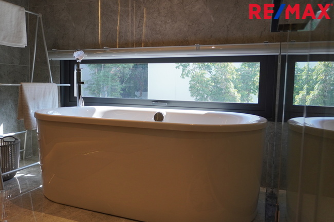 ขายบ้านเดี่ยวสุดหรู Quaritz Rama 9/ควาริทซ์ พระราม 9 บ้านใหม่ 100% หลังแรกโดดเด่น ราคา 65 ล้านบาท