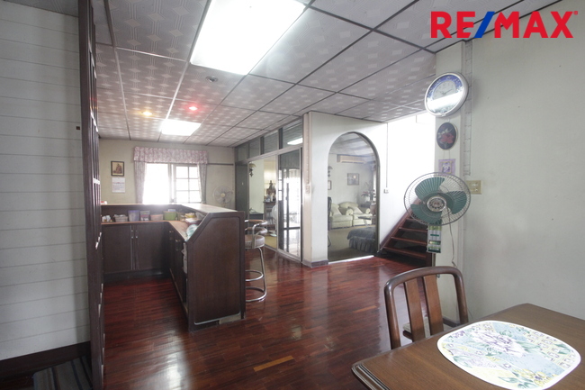 บ้านเดี่ยวแก้วเงินทองราชพฤกษ์ บางพรม 2ชั้น 154วา บ้านสร้างเอง ใกล้ถนนใหญ่ โรงเรียนนานาชาติเคนซิงตัน ใกล้โรงพยาบาลศิริราช แยกไฟฉาย บ้านนอกโครงการ เป็นส่วนตัวบรรยากาศบ้านสวน