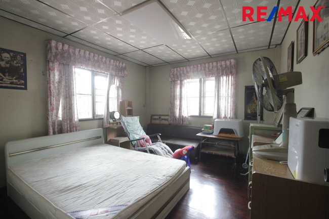 บ้านเดี่ยวแก้วเงินทองราชพฤกษ์ บางพรม 2ชั้น 154วา บ้านสร้างเอง ใกล้ถนนใหญ่ โรงเรียนนานาชาติเคนซิงตัน ใกล้โรงพยาบาลศิริราช แยกไฟฉาย บ้านนอกโครงการ เป็นส่วนตัวบรรยากาศบ้านสวน