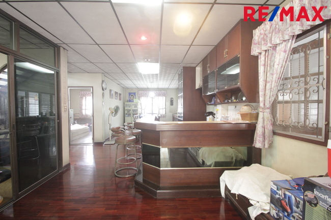 บ้านเดี่ยวแก้วเงินทองราชพฤกษ์ บางพรม 2ชั้น 154วา บ้านสร้างเอง ใกล้ถนนใหญ่ โรงเรียนนานาชาติเคนซิงตัน ใกล้โรงพยาบาลศิริราช แยกไฟฉาย บ้านนอกโครงการ เป็นส่วนตัวบรรยากาศบ้านสวน