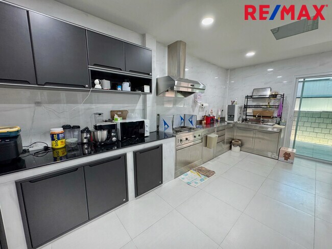 ขายบ้านเดี่ยว 3 ชั้น มายด์ ติวานนท์ | Rare Unit 7 ห้องนอน ครัวพรีเมียม ติดสวนส่วนตัว หน้าบ้านไม่ชนใคร ใกล้ MRT กระทรวงสาธารณสุข