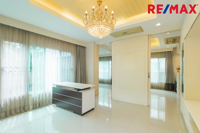ขายเดอะแกรนด์ พระราม2 โซน Infinia บ้านเดี่ยวหลังมุม ถนนเมน Built in ทั้งหลัง