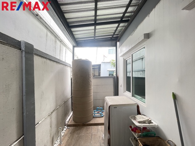 ขายบ้าน ซอยราชวินิตบางแก้ว Casa City Bangna  หมู่บ้านคาซ่า ซิตี้ บางนา บ้านหลังริม ต่อเติมหน้าหลัง