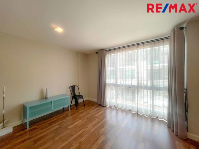 The Terrace รามอินทรา65 ทาวน์โฮม3ชั้น (ซอยถนอมมิตร) ที่ดิน 22 ตร.วา ใช้สอย 180 ตร.ม. เดินทางไปได้ทั้ง พระราม 9 / เอกมัย / บางนา / ดาวคะนอง หรือจะวนไปออกวงแหวนตะวันออกเพื่อไปลำลูกกา รังสิต