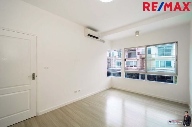 ขายบ้านพุทธบูชา36 บ้านใหม่1(หลังมุม วิวสวน) สภาพดี รีโนเวทใหม่ ราคาดีที่สุดในโครงการ 3.19 ล้าน ติดอู่รถเมลล์สาย75
