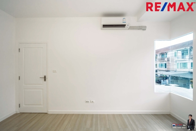 ขายบ้านพุทธบูชา36 บ้านใหม่1(หลังมุม วิวสวน) สภาพดี รีโนเวทใหม่ ราคาดีที่สุดในโครงการ 3.19 ล้าน ติดอู่รถเมลล์สาย75