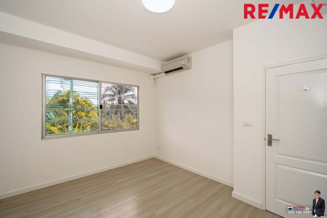 ขายบ้านพุทธบูชา36 บ้านใหม่1(หลังมุม วิวสวน) สภาพดี รีโนเวทใหม่ ราคาดีที่สุดในโครงการ 3.19 ล้าน ติดอู่รถเมลล์สาย75