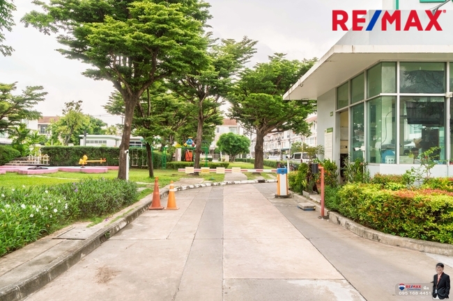 ขายบ้านพุทธบูชา36 บ้านใหม่1(หลังมุม วิวสวน) สภาพดี รีโนเวทใหม่ ราคาดีที่สุดในโครงการ 3.19 ล้าน ติดอู่รถเมลล์สาย75