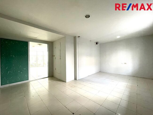 ขายคอนโดใกล้เซ็นทรัลพระราม2 Smart Condo Rama 2 (สมาร์ท คอนโด พระราม 2) บางขุนเทียน16 ห้องชุดชั้น1 เพื่อธุรกิจและอยู่อาศัย