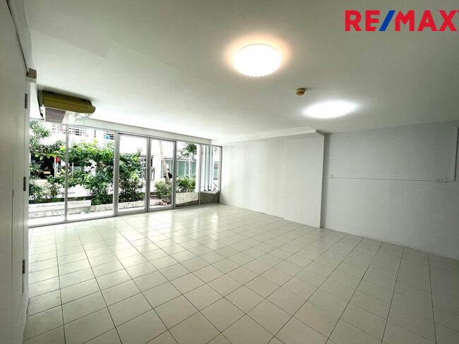 ขายคอนโดใกล้เซ็นทรัลพระราม2 Smart Condo Rama 2 (สมาร์ท คอนโด พระราม 2) บางขุนเทียน16 ห้องชุดชั้น1 เพื่อธุรกิจและอยู่อาศัย