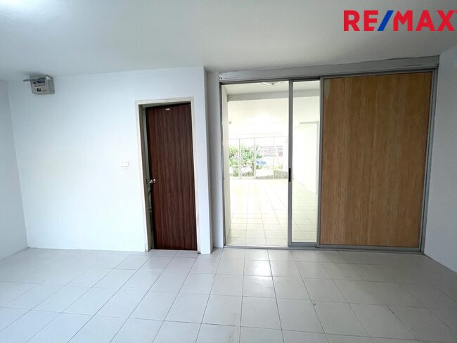 ขายคอนโดใกล้เซ็นทรัลพระราม2 Smart Condo Rama 2 (สมาร์ท คอนโด พระราม 2) บางขุนเทียน16 ห้องชุดชั้น1 เพื่อธุรกิจและอยู่อาศัย