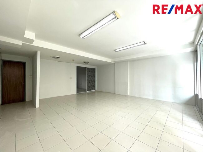 ขายคอนโดใกล้เซ็นทรัลพระราม2 Smart Condo Rama 2 (สมาร์ท คอนโด พระราม 2) บางขุนเทียน16 ห้องชุดชั้น1 เพื่อธุรกิจและอยู่อาศัย