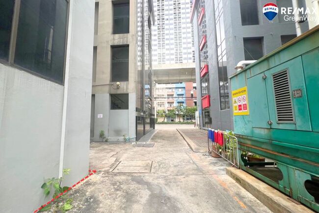 Office for rent ให้เช่า สำนักงาน เจริญนคร คลองสาน ใกล้ ICON Siam มีที่จอดรถ